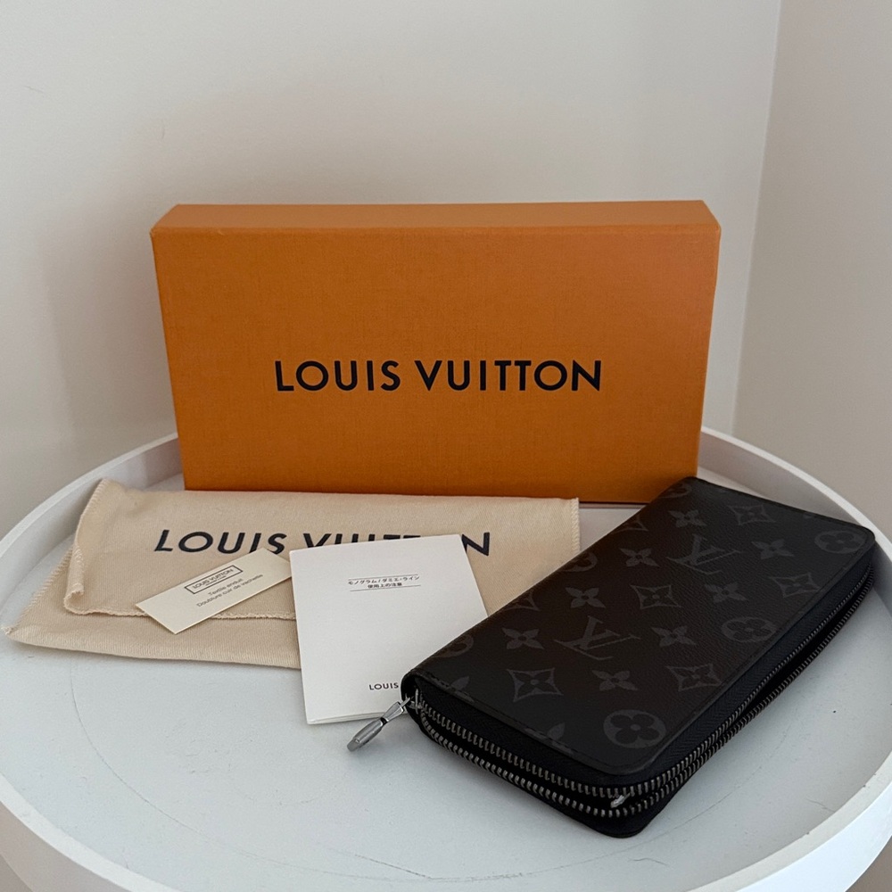 NWB Louis Vuitton Monogram Eclipse Zippy Wallet Vertical